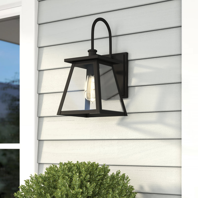 Lanterne murale d'extérieur en verre Wrentham, H 18,25 po x L 9,25 po x P 12,25 po, Noir
