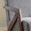 Chaise d'appoint moderne avec accoudoirs souples de 23,8 po de largeur et pieds en bois massif (ensemble de 4)-960627109