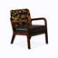 Chaise longue en cuir rétro avec cadre en bois, pouvant être utilisée dans le salon.