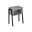 Table robuste en stratifié gris avec des pieds en métal noir et un espace de rangement pour n'importe quelle pièce