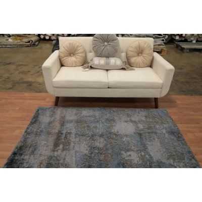 Sophisticated Abstract Rug 4x6 with Abstract Art