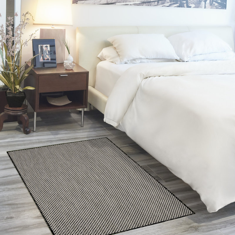 Hartigan Black White Modern Indoor/Outdoor Rug, Rectangle 3' x 5'