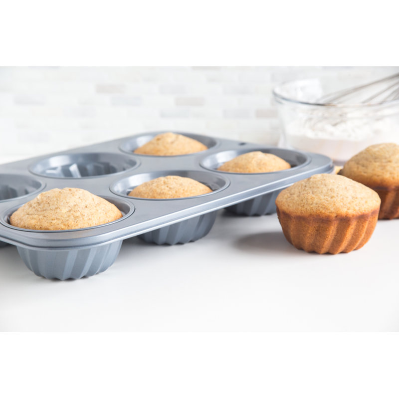 Jumbo Non-Stick Carbon Steel Fluted Muffin Pan