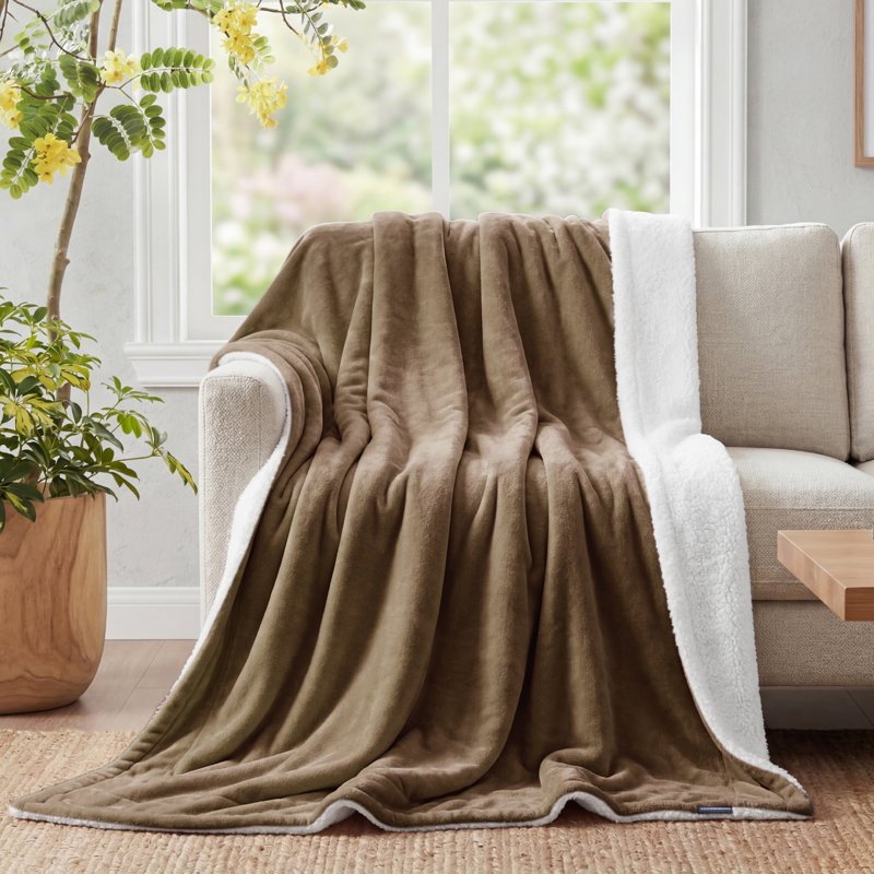 Couvre-lit Sherpa Bedsure GentleSoft ™ - couverture épaisse pour lit toutes saisons - cadeau idéal pour les étudiants