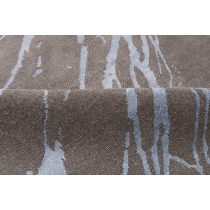 Handmade Cotton and Silk Abstract Area Rug