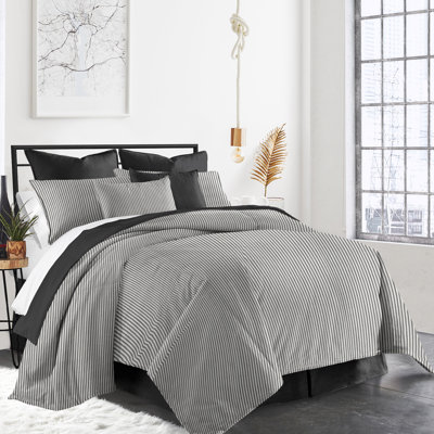 Gesto Coverlet Set
