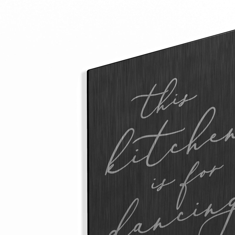 «This Kitchen is for Dancing» par Lettered & Lined, art mural en métal, H 16 po x l 12 po