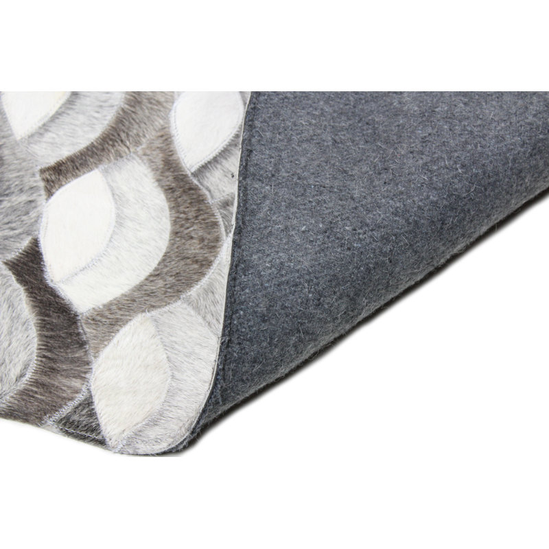 Handmade Gray Geometric Cowhide Rectangular Area Rug 8' x 10'