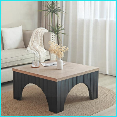 Table basse de style campagnard avec base arquée noire - Spacieux plateau carré de 31,7 po pour le salon