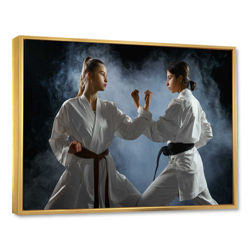 «Women Martial Arts Fight Fight Studio - Martial Arts», reproduction d'art sur toile, Cadre flottant doré