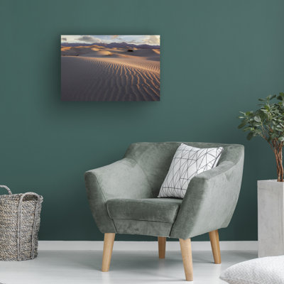 Art mural sur toile tendue - «Dawn on Mesquite Dunes» de Jon Evan pour décoration de salon, de chambre à coucher ou de bureau - 30 x 47