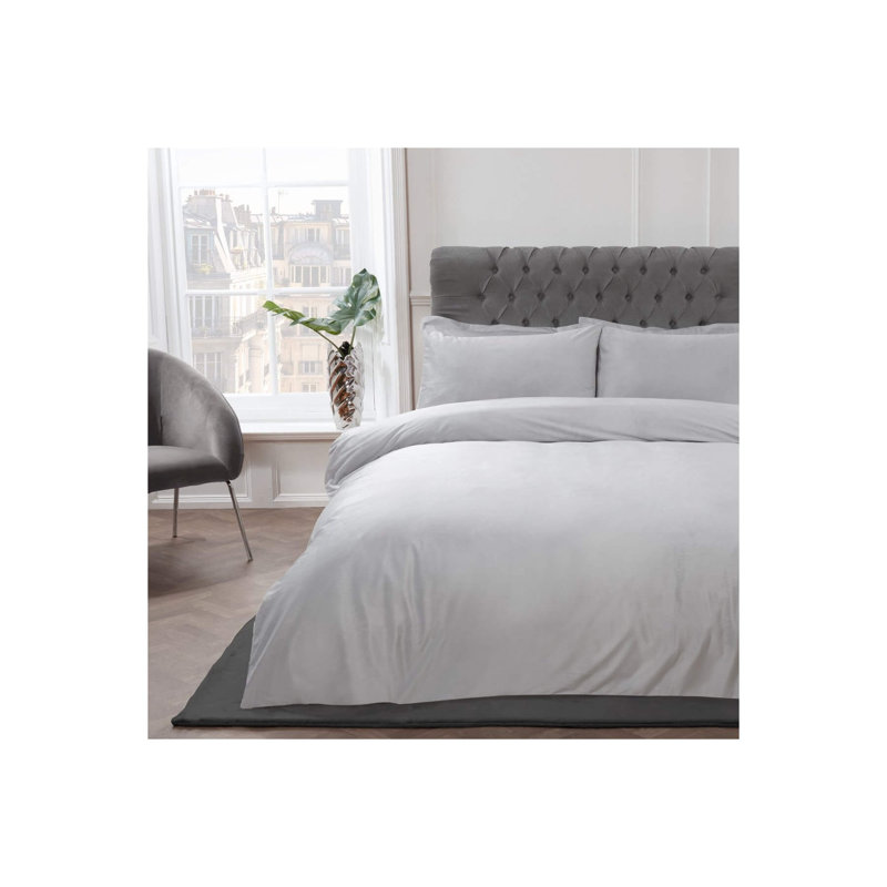 Nyle Polyester Solid Colour Duvet Cover Set with Pillowcases Included, King Duvet Cover + 2 Standard Pillowcases, White