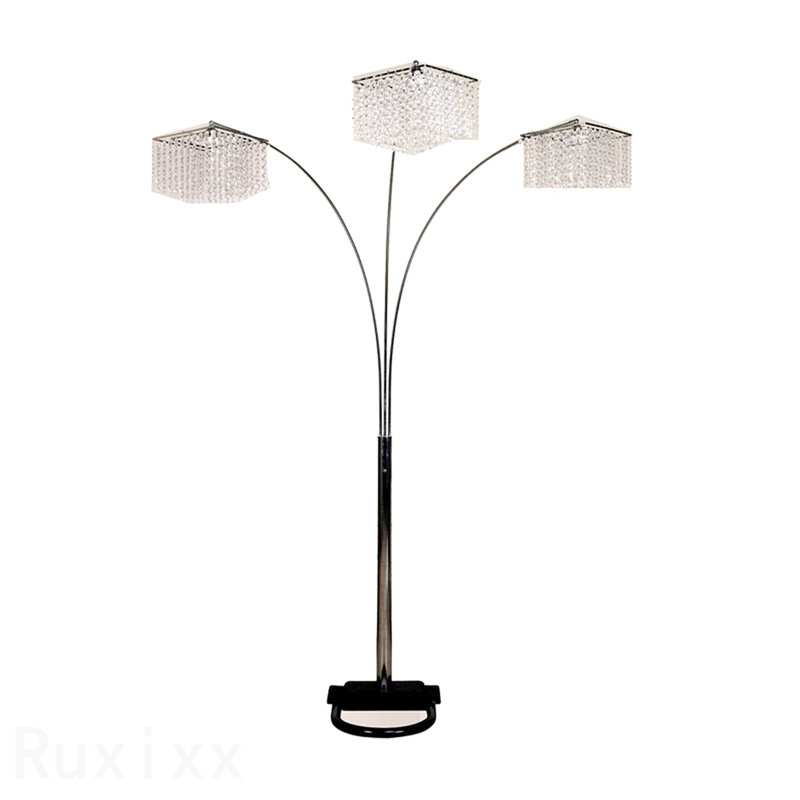 Lampe sur pied 84 po avec 3 arches en cristal
