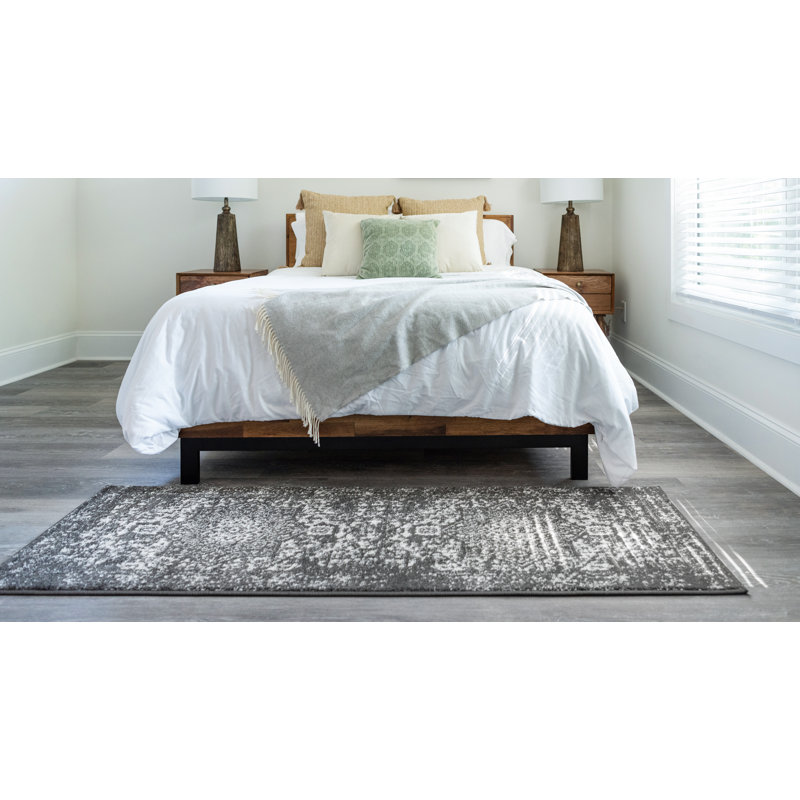 Edelie Oriental Indoor Rug, Oval 3'3" x 5'3"