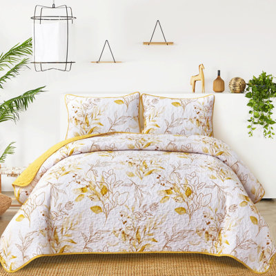 3 Piece Floral Quilt Set All Season Soft Lightweight Microfiber Bedding Set