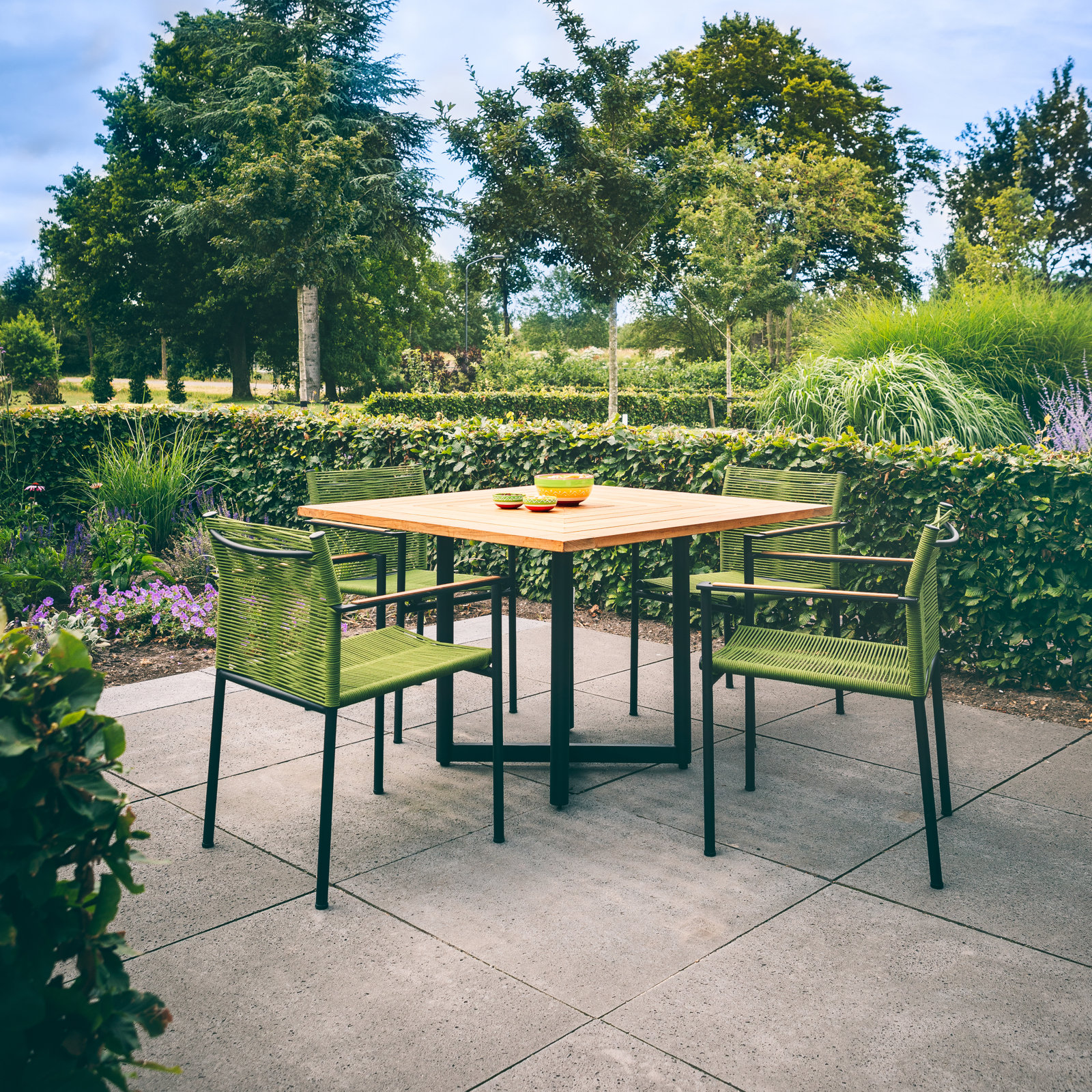 Woodbridge 43" Patio Dining Set, Green