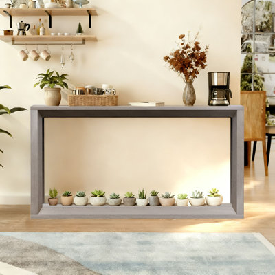 Console rétro en bois avec console rectangulaire derrière le canapé et la table d'entrée