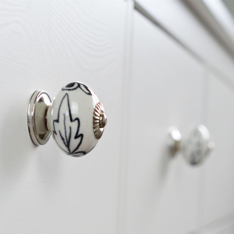Nicola Spring - Round Ceramic Cabinet Knobs - Black Flower