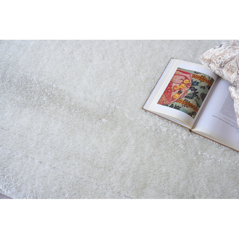 Luxe Shag Powerloom Microfiber/Polyester Area Rug in Ivory, Rectangle 4' x 6'