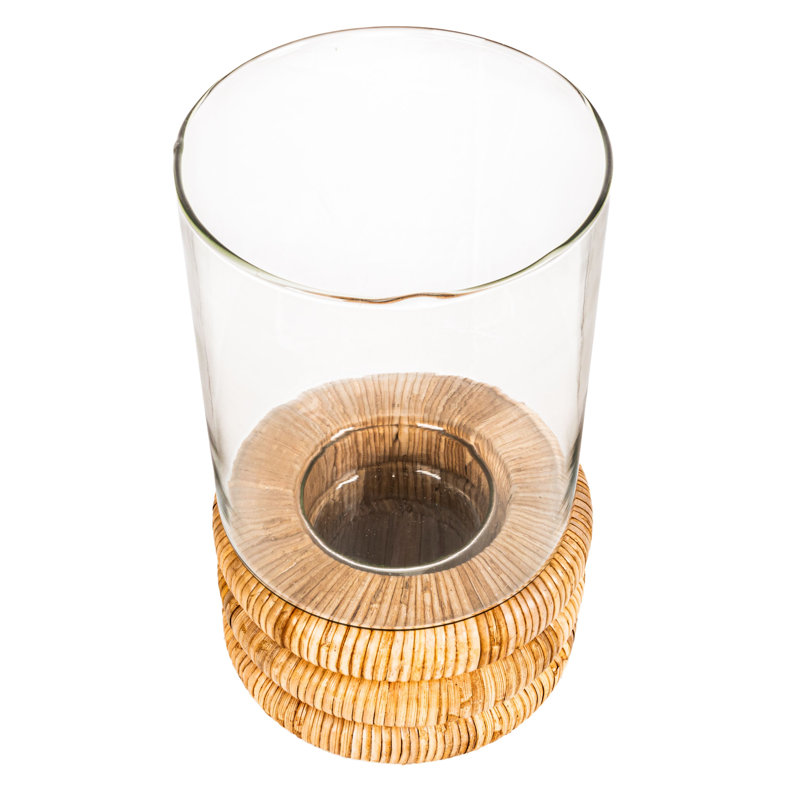 Vase en verre avec base en rotin, H 13 po x l 7,5 po x P 7,5 po