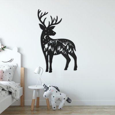 Art mural en forme de cerf avec montagne, arbres et étoiles - ACM