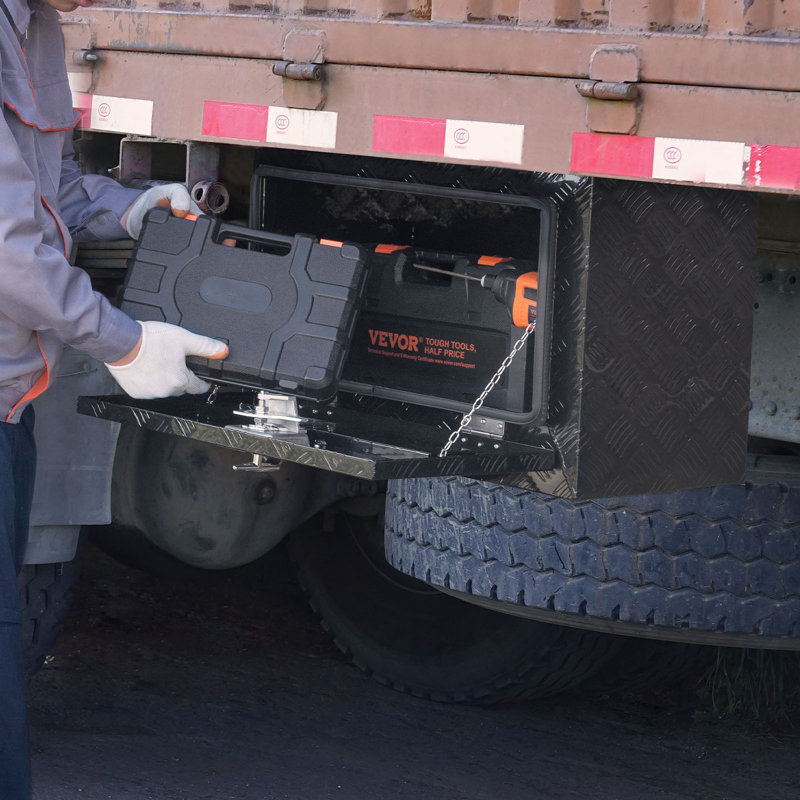 Camion-caisse pour outils