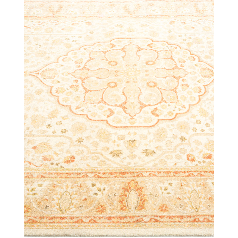 Classic One-of-a-Kind 4' 5" X 6' 3" Hand Knotted Area Rug