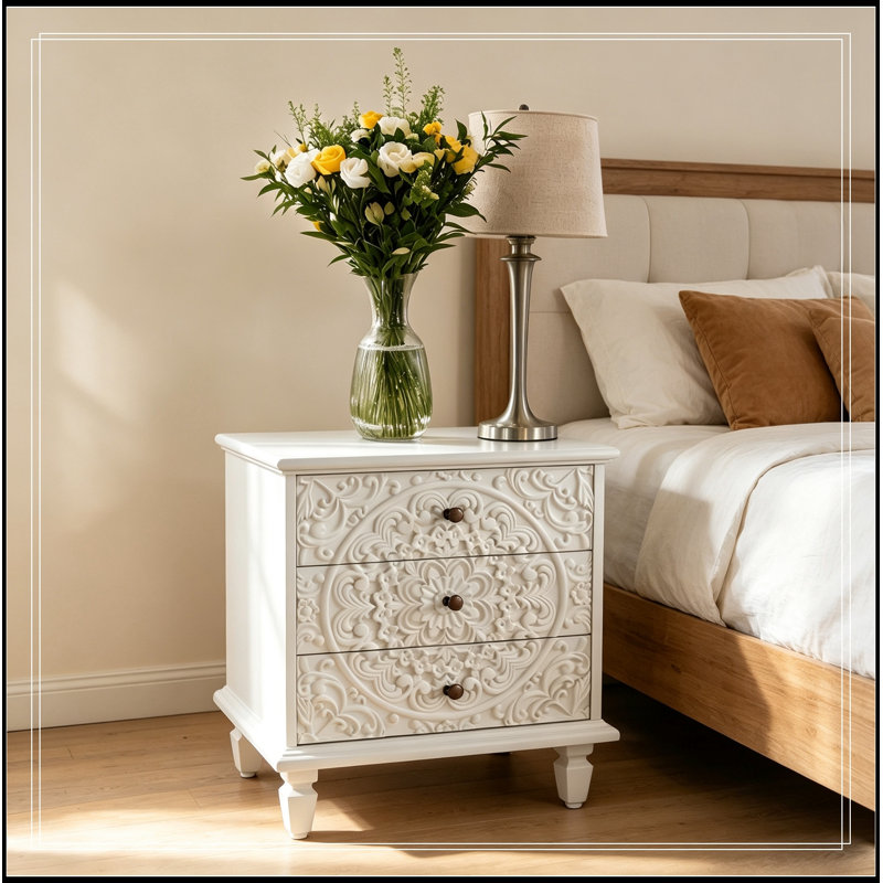 Sarabia en bois sculpté avec 3 tiroirs, White
