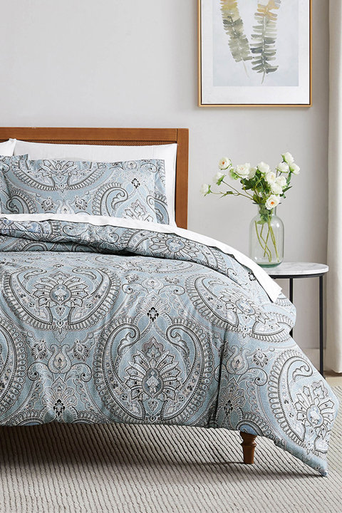 Luxurious Down Alternative Comforters