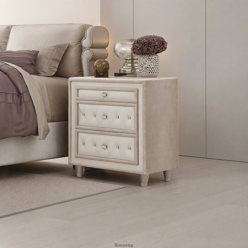 Table de chevet 3 tiroirs Williams Ivory & Camel