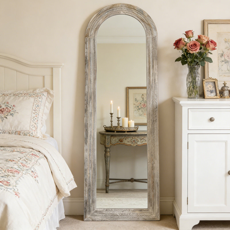 Miroir arqué pleine longueur - cadre en bois de paulownia massif, finition rustique blanchie à la chaux, options de tailles multiples, fixation murale ou inclinée pour la chambre à coucher, le salon, le placard