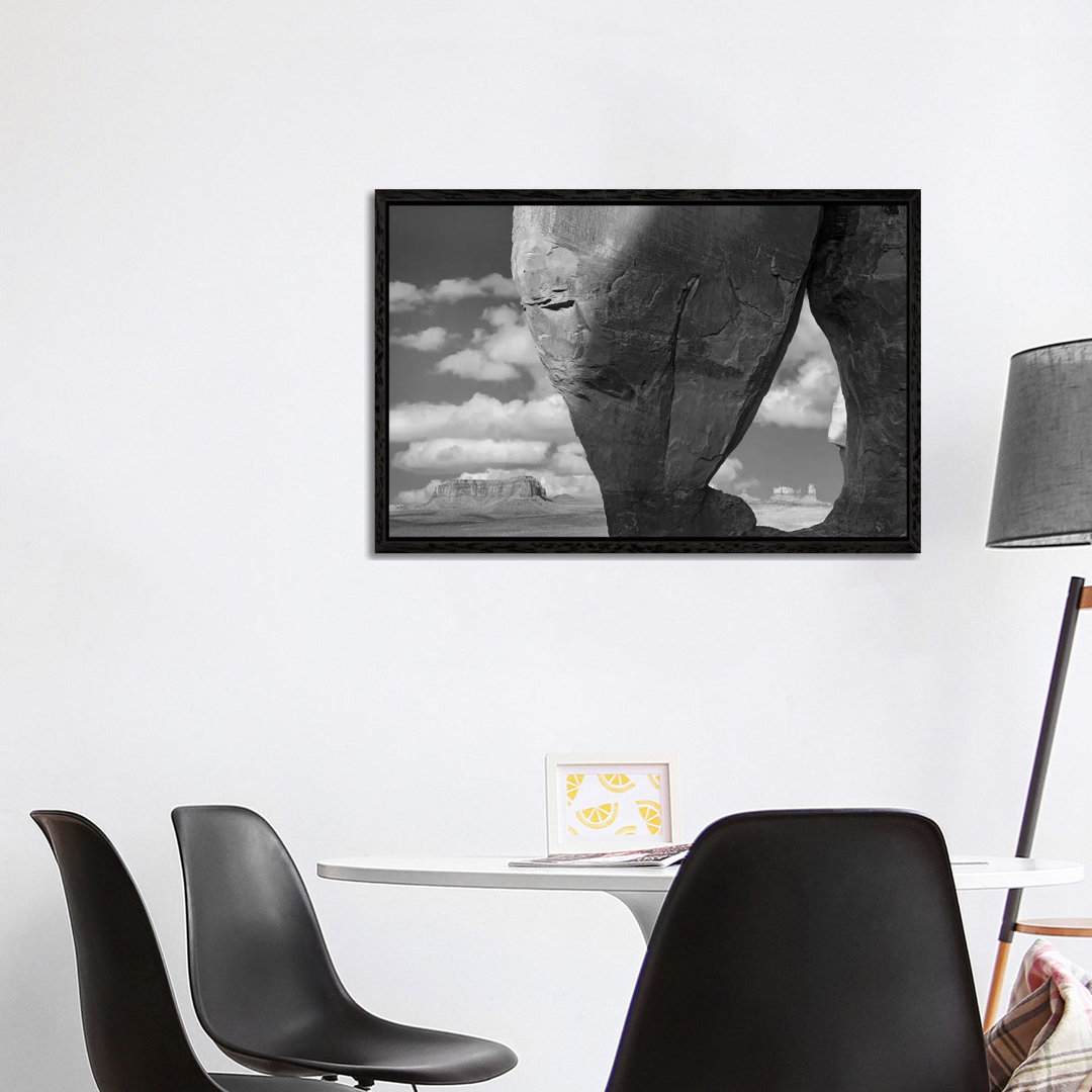 Buttes Seen Through Teardrop Arch, Monument Valley, Arizona von Tim Fitzharris - Gallery-Wrapped Canvas Giclée on Canvas