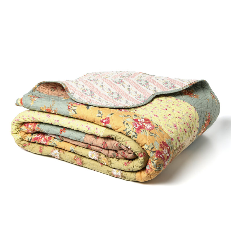 Traditional Cotton Floral Quilt, California King