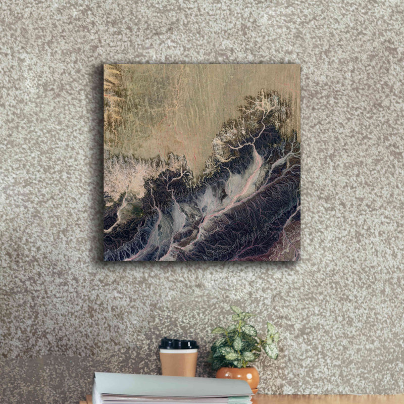 Irritée - peinture sur toile tendue, H 18 po x l 18 po x P 0,75 po