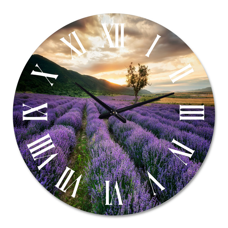 Lever de soleil et nuages dramatiques au-dessus du champ de lavande - horloge murale, 36" H x 36" W x 1" D