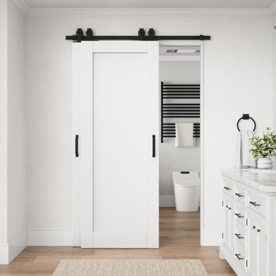 Porte intérieure standard à un panneau, âme pleine, apprêtée et préfinie, 48 po x 80 po, avec ensemble de quincaillerie pour porte coulissante de grange
