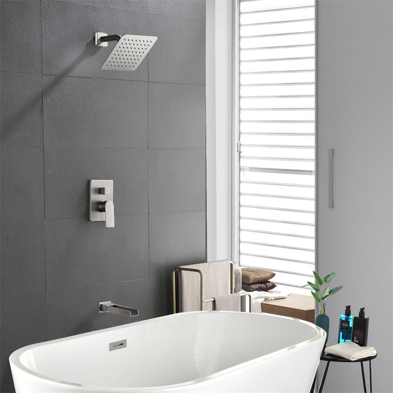 Système de douche mural de 8 pouces avec robinet de baignoire cascade, robinet de douche à poignée simple, ensemble de garniture de douche en laiton moderne avec valve brute