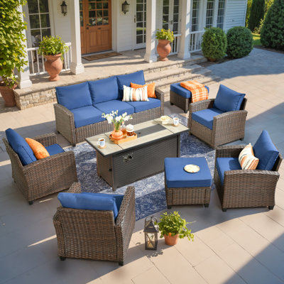 Canapé d'extérieur en osier 8 pièces avec 4 chaises, repose-pieds et coussins confortables, ensemble de mobilier de patio avec table de foyer, ensemble de conversation à dossier haut toutes saisons