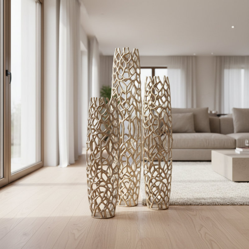 Vase de plancher Babylone Rama, H 47 po x l 6,5 po x P 9 po, Or