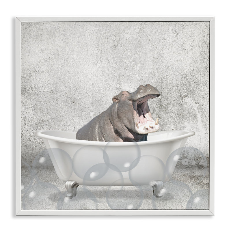 «Baby Hippo Bath Time» - reproduction d'art, H 12 po x l 12 po, Estampe numérique encadrée blanc bord de mer