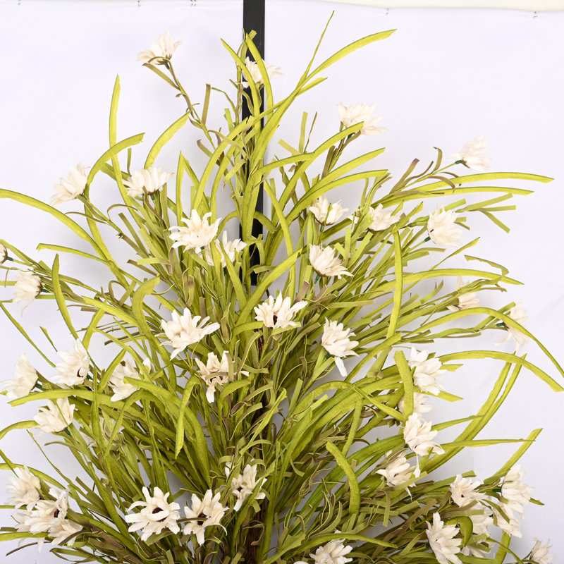 Ornement en fausse marguerite