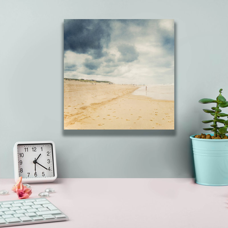 «Beach On A Cloudy Day 25» par Dirk Wustenhagen, art mural sur toile, H 12 po x l 12 po