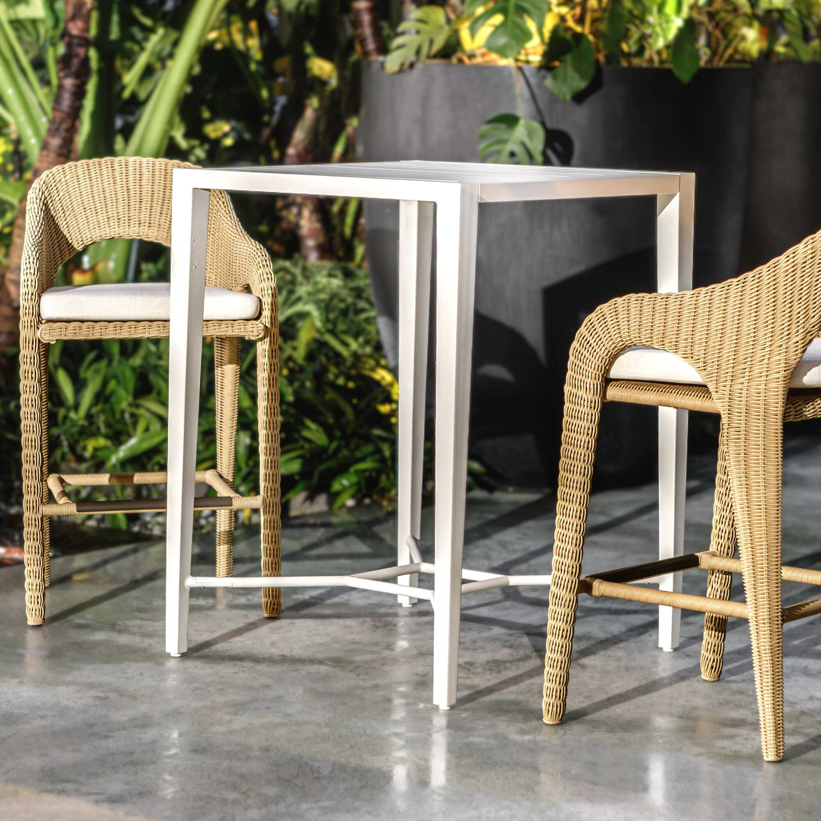 Wicker Patio Bar Stool, 23.75"