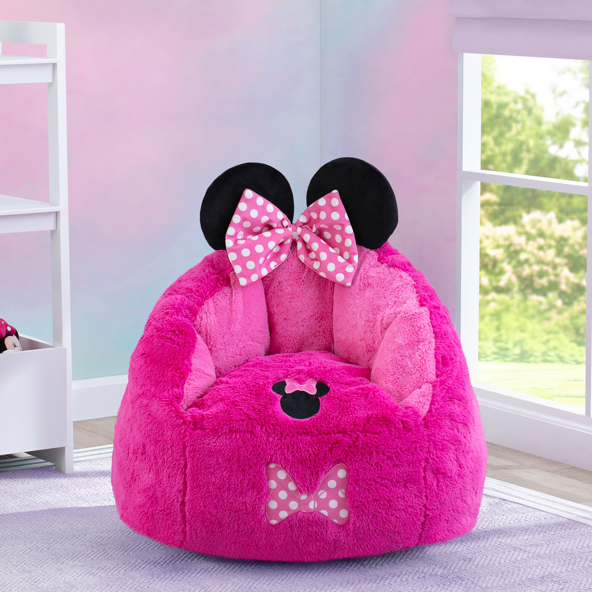 Minnie Mouse Upholstered Chair
