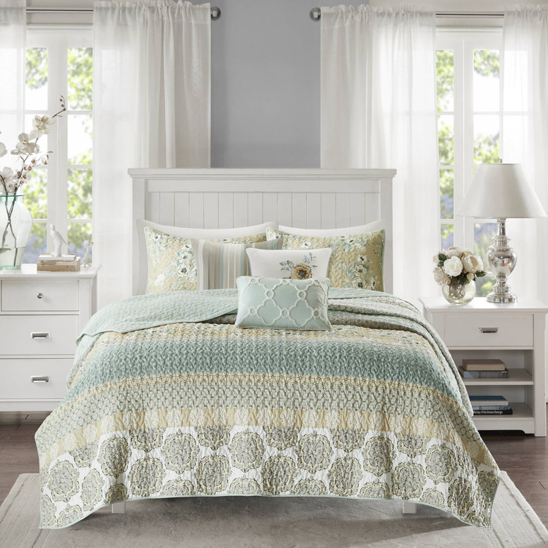 Willa 6 Piece Cotton Quilt Set with Throw Pillows, King/Cal.King Coverlet+2 King Shams+3 Throw Pillow, Green