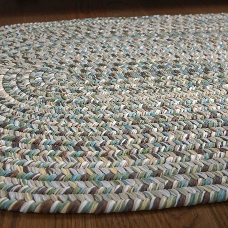 Indoor / Outdoor Rug, Oval 2'6" x 8'