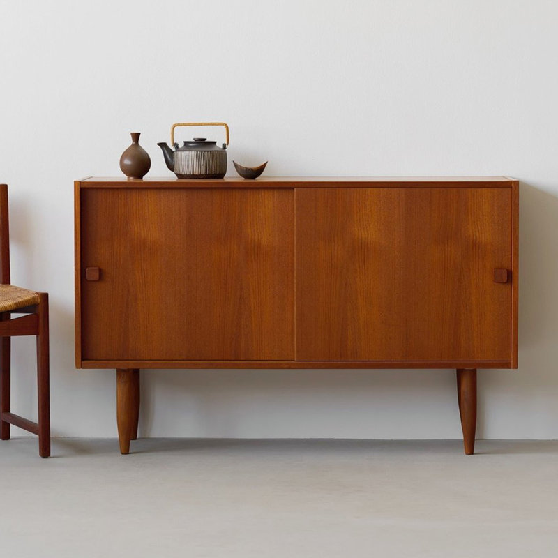 Buffet de style européen rétro minimaliste