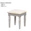 Coiffeuse et tabouret de style transitionnel (1 pièce), teinte argentée, miroir à 3 faces, tiroirs de rangement en bois massif pour la décoration de la chambre. Style, finition et utilisation.