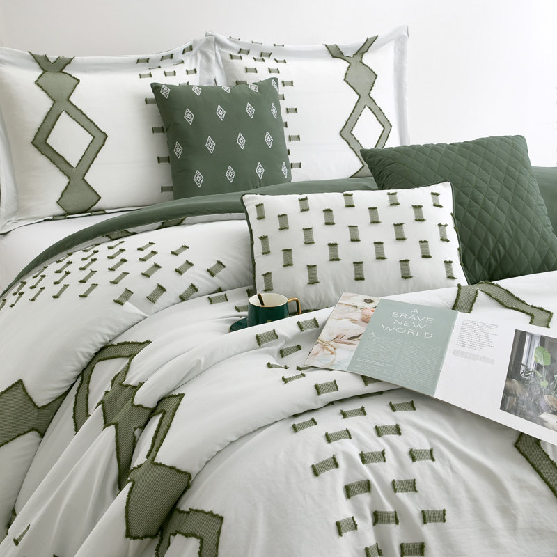 Pantissa Geometric 7 Piece Comforter Set, King Comforter + 6 Additional Pieces, White/Green