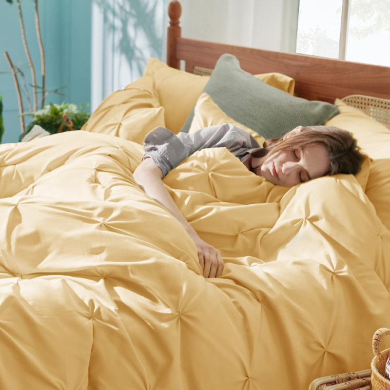 MODERN PINTUCK KING BED ENSEMBLE